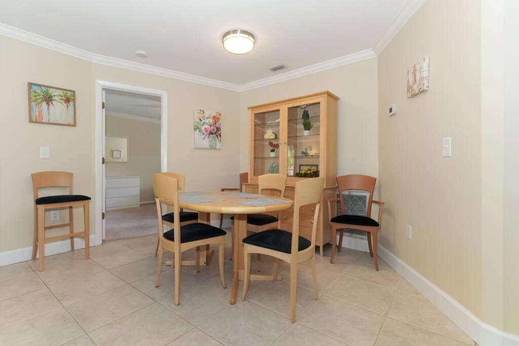 Pet-Friendly, King Bed, Close To Siesta Beach, Restaurants, Shopping Villa Sarasota Exteriör bild