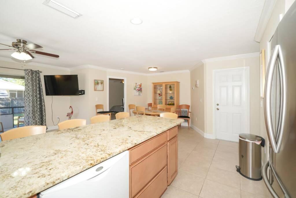 Pet-Friendly, King Bed, Close To Siesta Beach, Restaurants, Shopping Villa Sarasota Exteriör bild