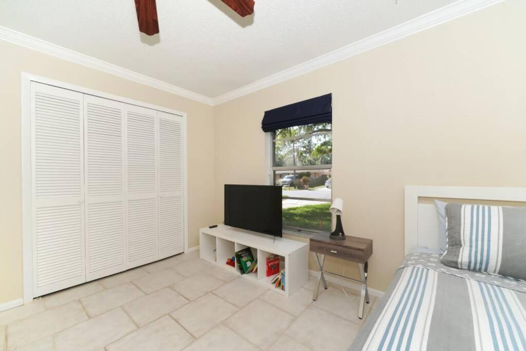 Pet-Friendly, King Bed, Close To Siesta Beach, Restaurants, Shopping Villa Sarasota Exteriör bild